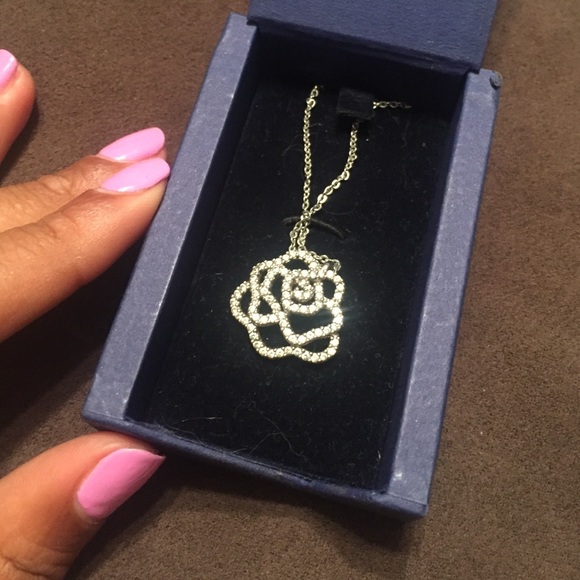 Rose Swarovski necklace with box