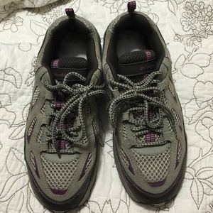 Columbia hiking shoes