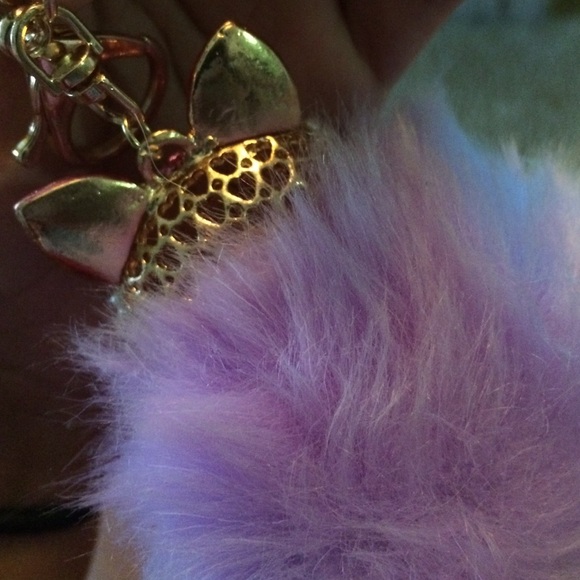 Pink/white/purple fuzzy fox keychain - Picture 2 of 4
