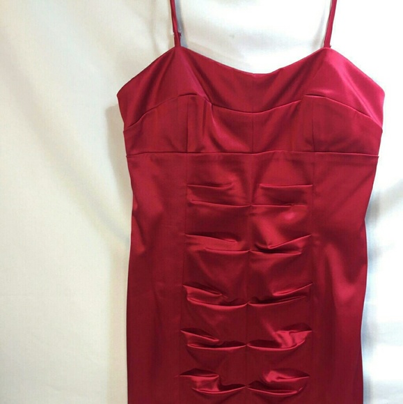 Red scrunched front bodycon dress