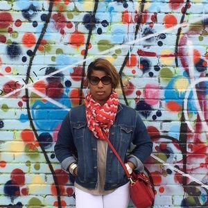 Meet your Posher, Denesha