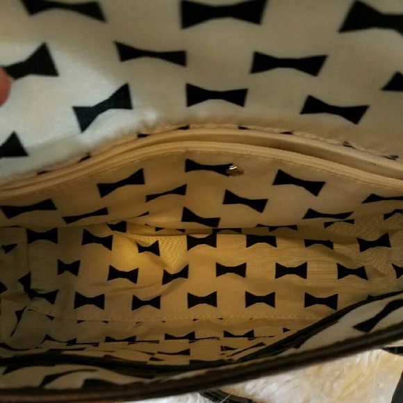 Authentic Kate Spade Small Leslie Grove Court - Picture 4 of 4