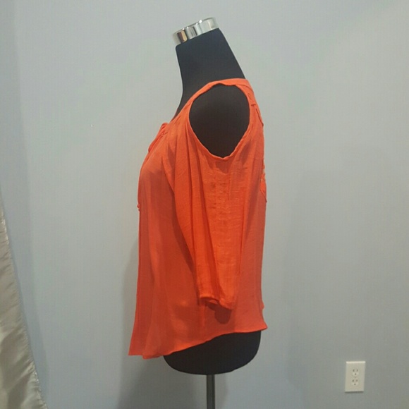 Blouse - Picture 2 of 3