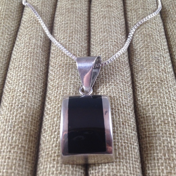 Sterling Silver Genuine Black Onyx Pendant & Chain