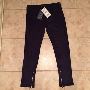 NWT! Zara Navy Sueded Crop Pants