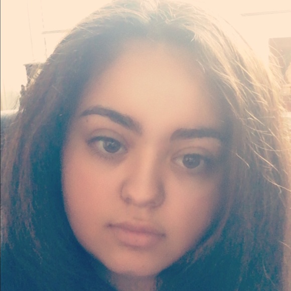 Meet your Posher, Emily - Picture 1 of 1