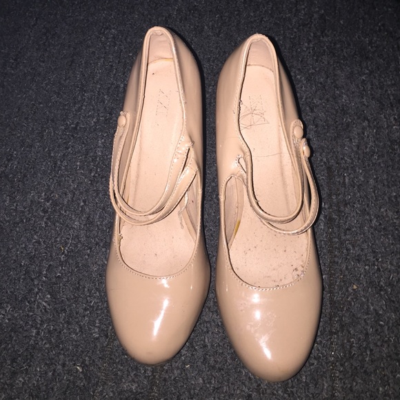 5 inch Mary Jane nude heels - Picture 1 of 2