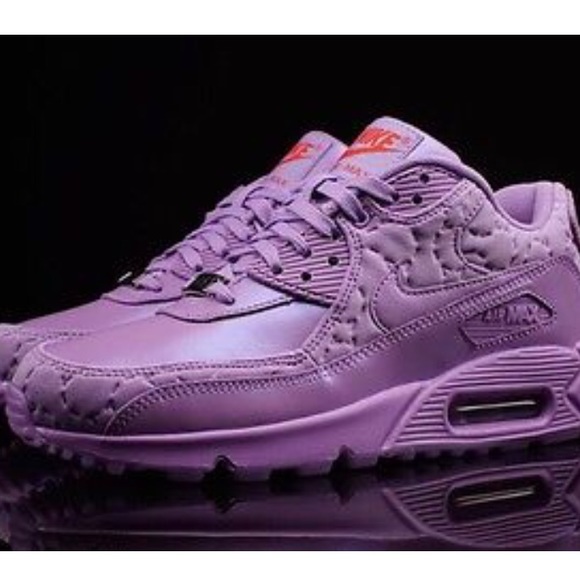 Nike Shoes - FINAL SALE: NIKE Airmax City - Paris