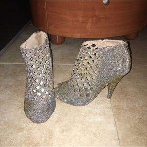 Caged sparkling heels.