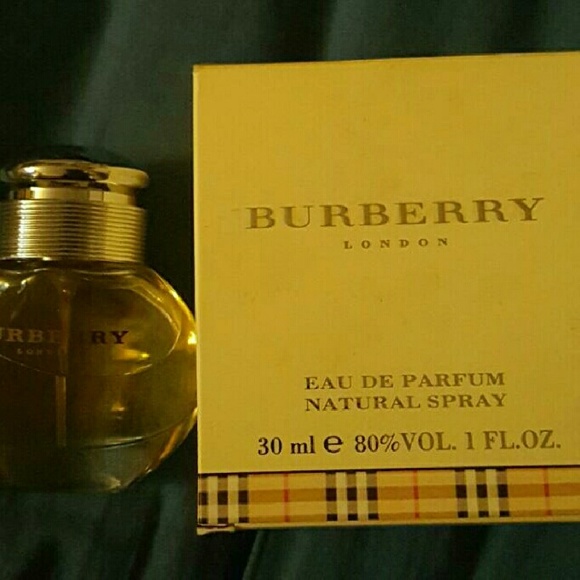 Burberry eau de parfum natural spray