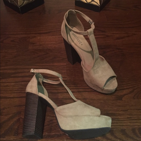 Beige Pumps EUR 39