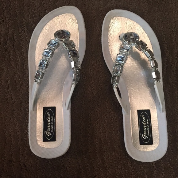 White bejeweled flip flops - Picture 1 of 4