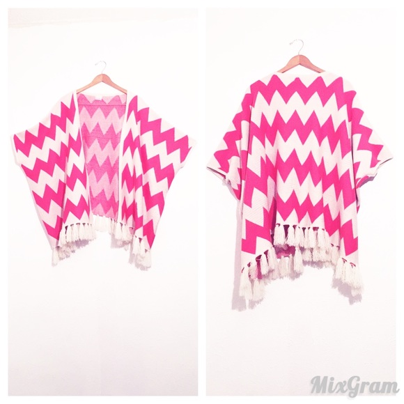 NWOT Coco Love Pink & Cream Chevron Kimono Sweater