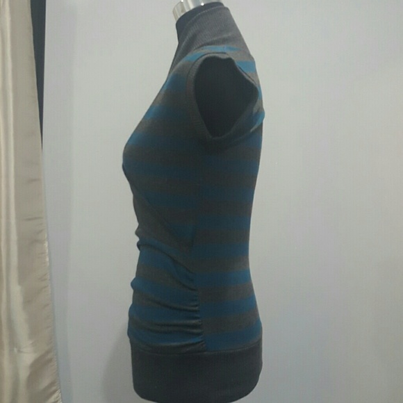 Top - Picture 2 of 3