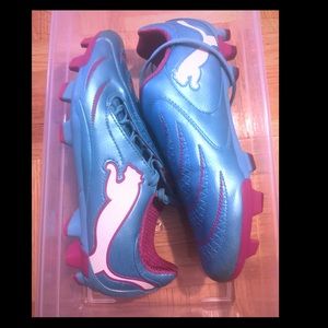 PUMA WOMEN'S POWERCAT 2.10 FG SOCCER CLEATS