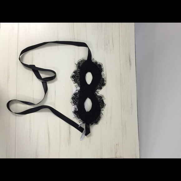 Black Lace Mask