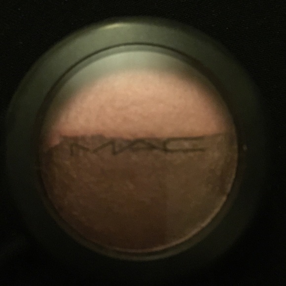 Eye shadow