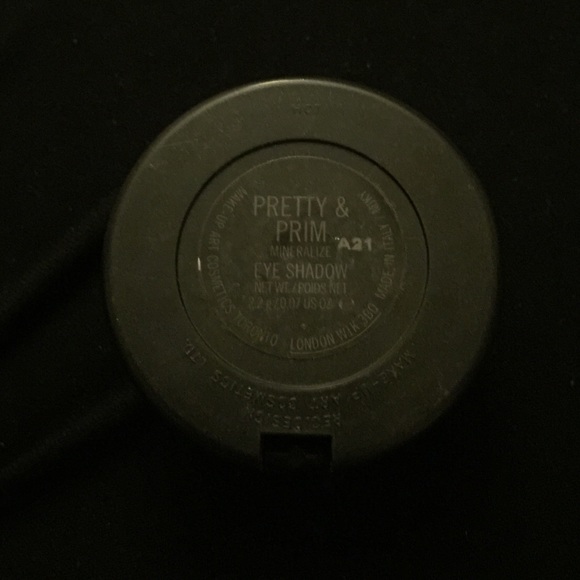 Eye shadow - Picture 3 of 3