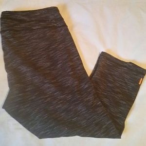 Lucy Hatha Capri Legging