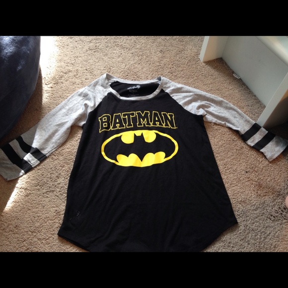 Batman Shirt - Gray Black Yellow - Sz Medium - Picture 1 of 2