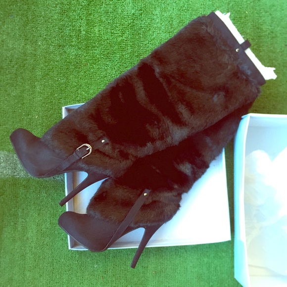 NWT Tall black sexy boots! Size: 5.5