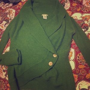 Green alpaca sweater by Kenzie