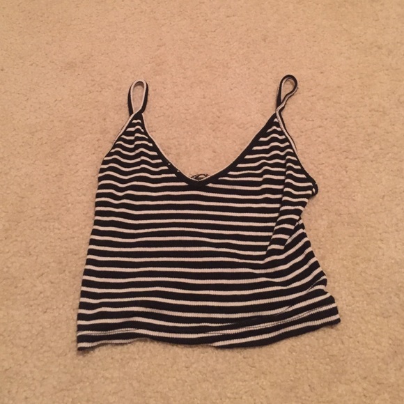 Brandy Melville Black/White tank Croptop