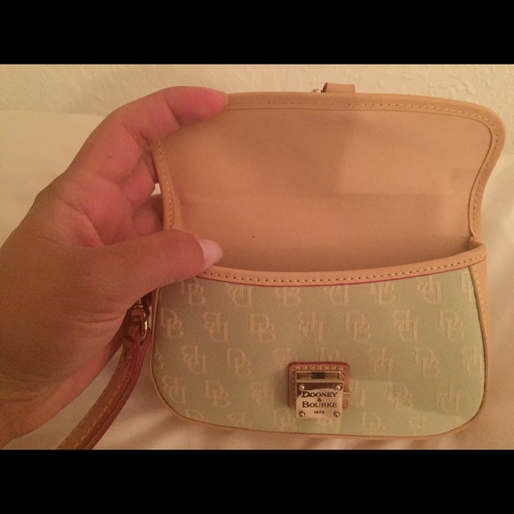 Dooney & Bourke Green Signature Canvas Wristlet - Picture 3 of 4