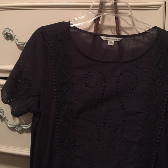 American eagle charcoal grey cute top.