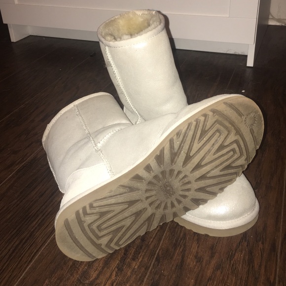 Short Silver Authentic UGG Austrailia Boots