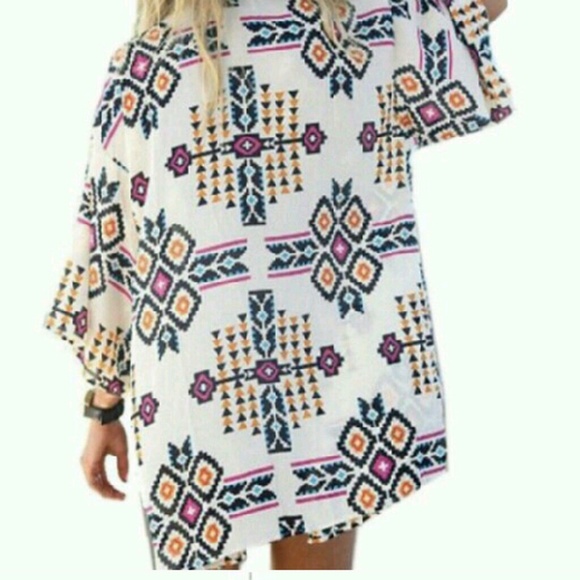 Kimono ALL Chiffon! Feels amazing on - Picture 2 of 3