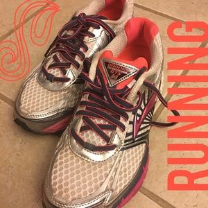 Brooks GTS 14