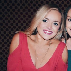 Meet your Posher, Abbey