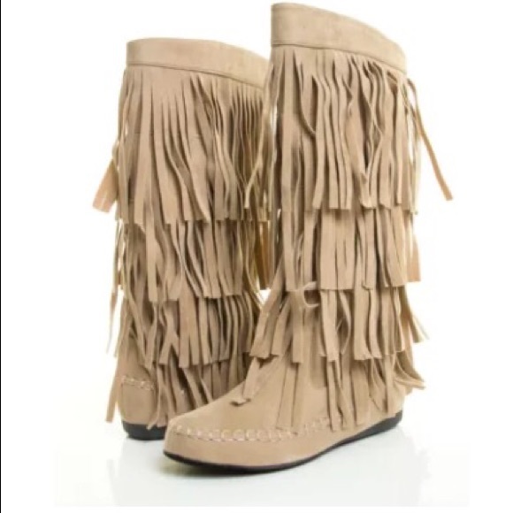 Fringe boots
