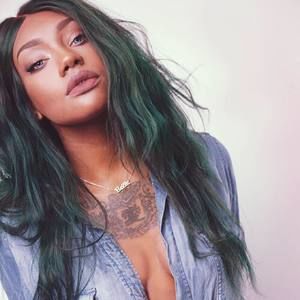 Meet your Posher, Jayel