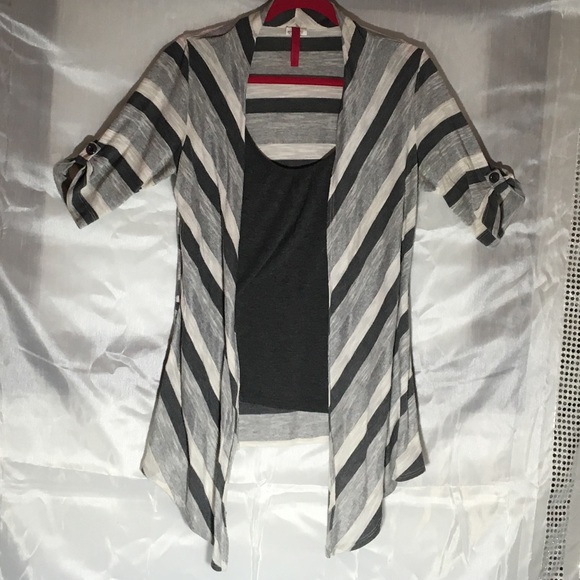 Heart and Soul 3/4 sleeve top size L