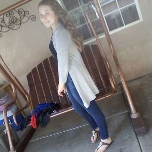 Meet your Posher, Alejandra