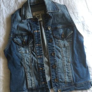 Jean Vest