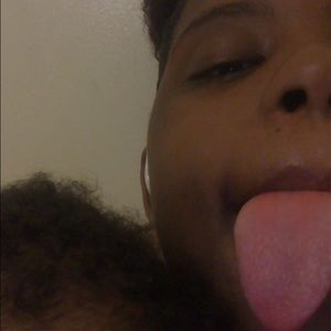 Meet your Posher, Tia