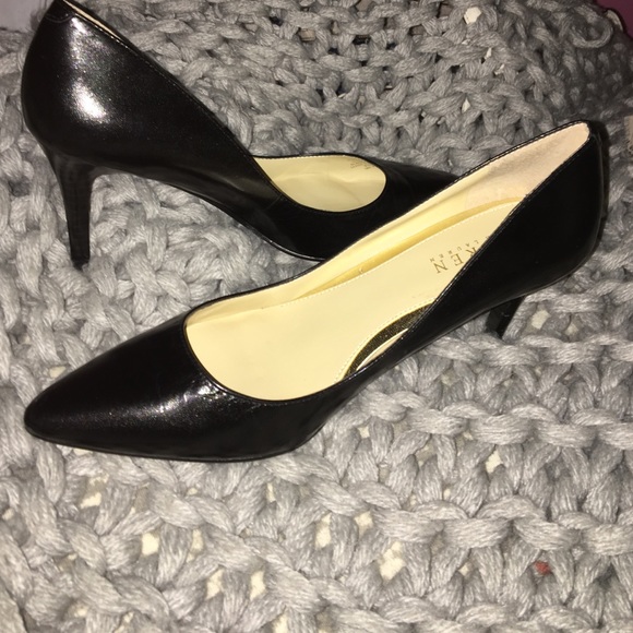 Ralph Lauren Black Pointed Toe Heels