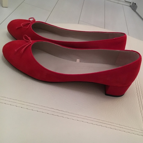 Shoes - Picture 2 of 3