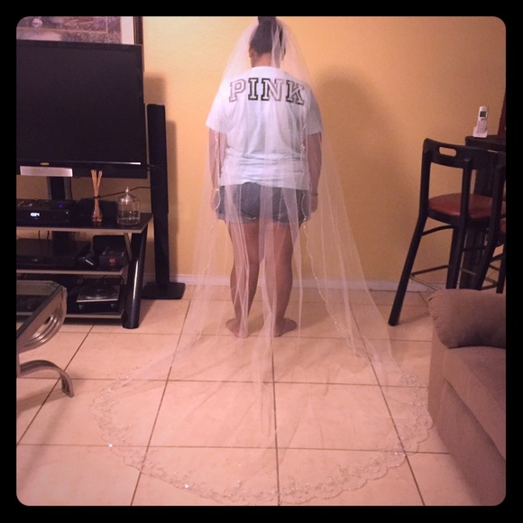 Veil main image 4