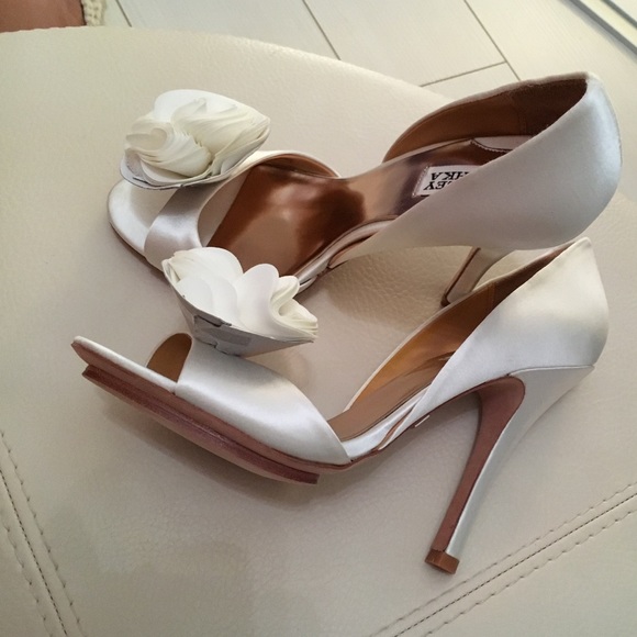 Shoes - Picture 2 of 4