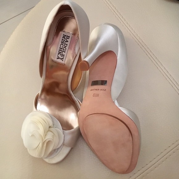 Shoes - Picture 3 of 4