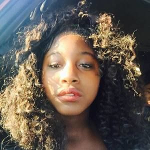 Meet your Posher, Ariell