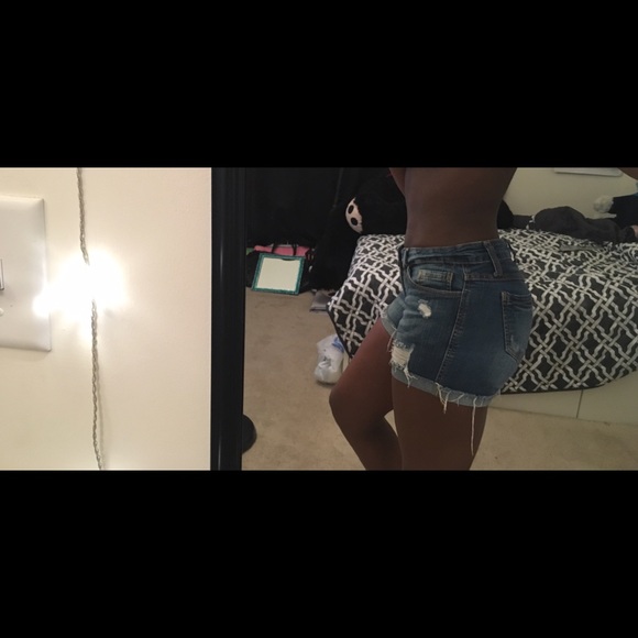 Distressed denim shorts - Picture 4 of 4