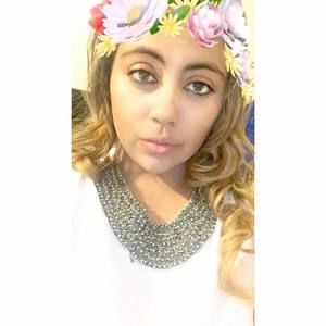 Meet your Posher, Noemi