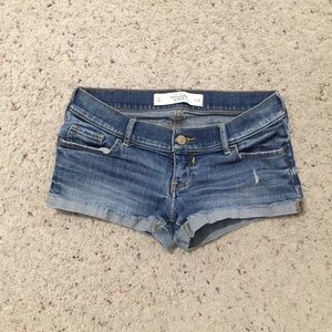 Abercrombie Medium Wash Denim Shorts🔵