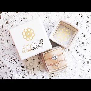 Promise / engagement ring - rose gold CZ