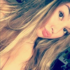 Meet your Posher, Kayla